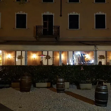 Ristorante ホテル 3*