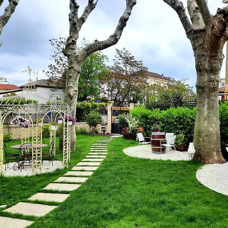 فندق Ristorante نوفي ليغوري